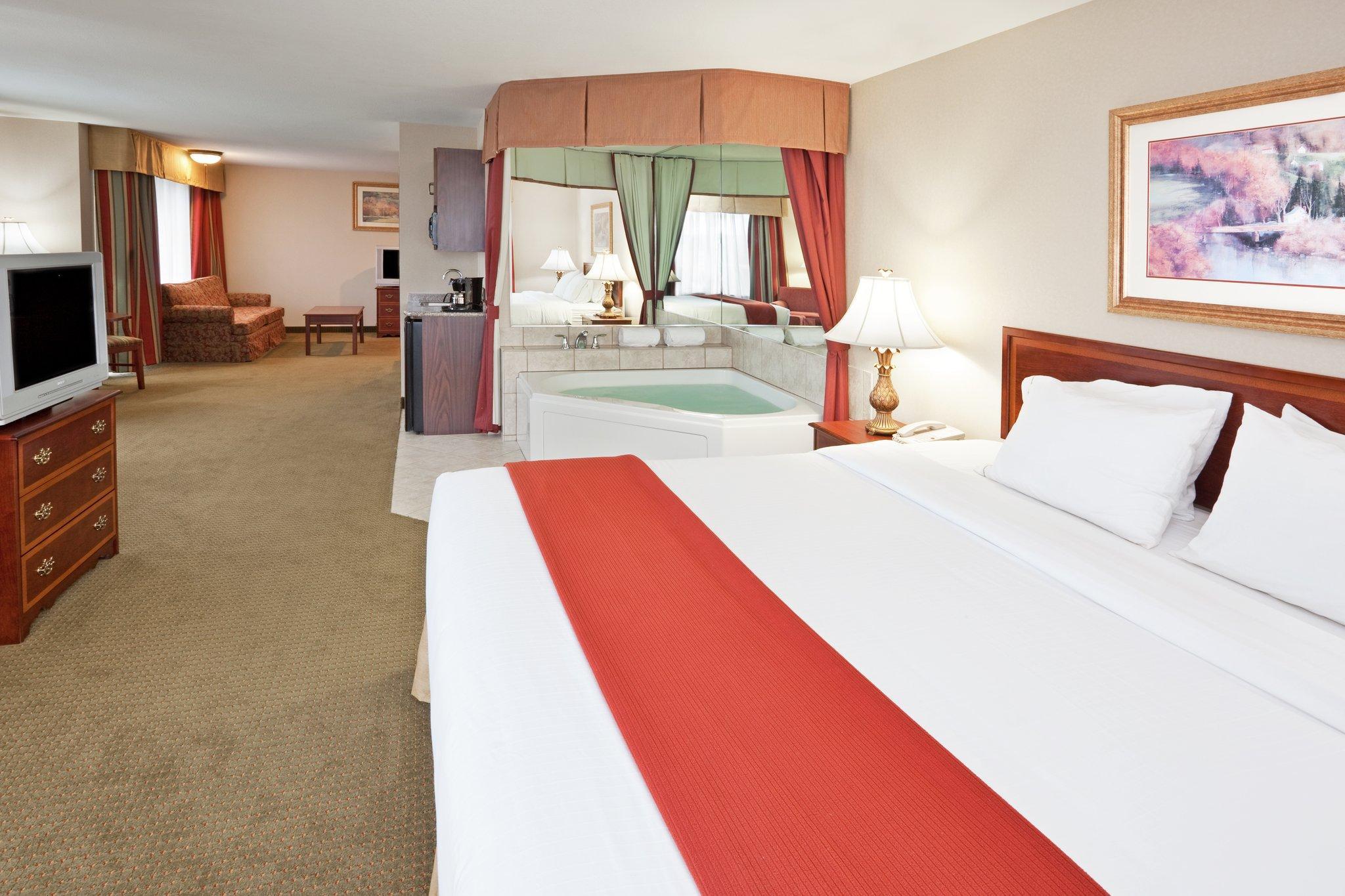 Holiday Inn Express Hotel & Suites Franklin-Oil City Cranberry Exterior foto